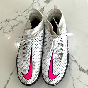 Nike Phantom indoor soccer shoes - size 2.5